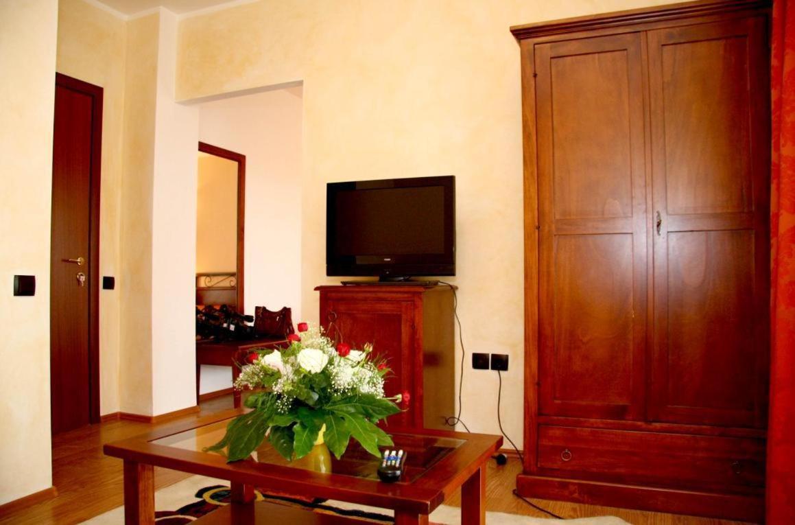 Club Insieme Grand Resort Potlogi Cameră foto